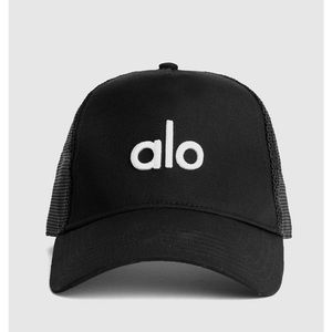 Alo Yoga District Trucker Hat - Black/White